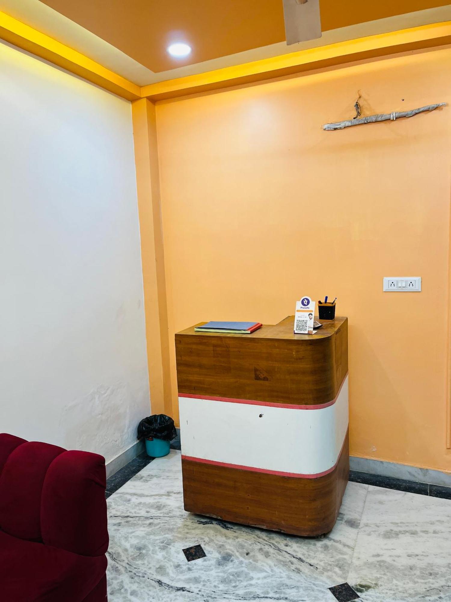 Hotel G B Palace A C Family Agra